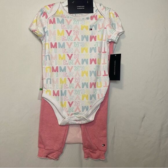 Baby Girl Tommy Hilfiger 3 pcs size 18M - Picture 2 of 6